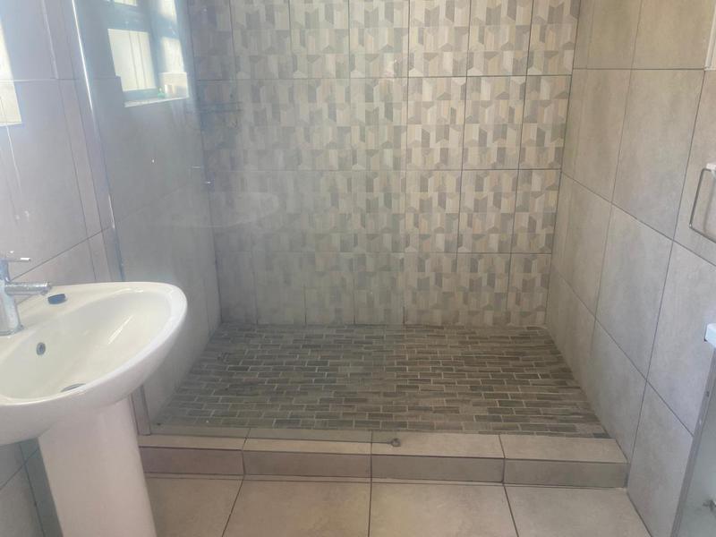 To Let 3 Bedroom Property for Rent in Madeira Park Eastern Cape